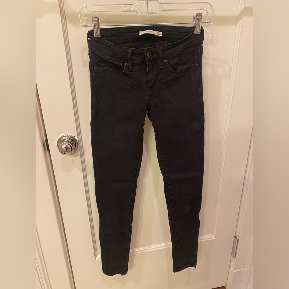 Levi’s black 711 skinny jeans